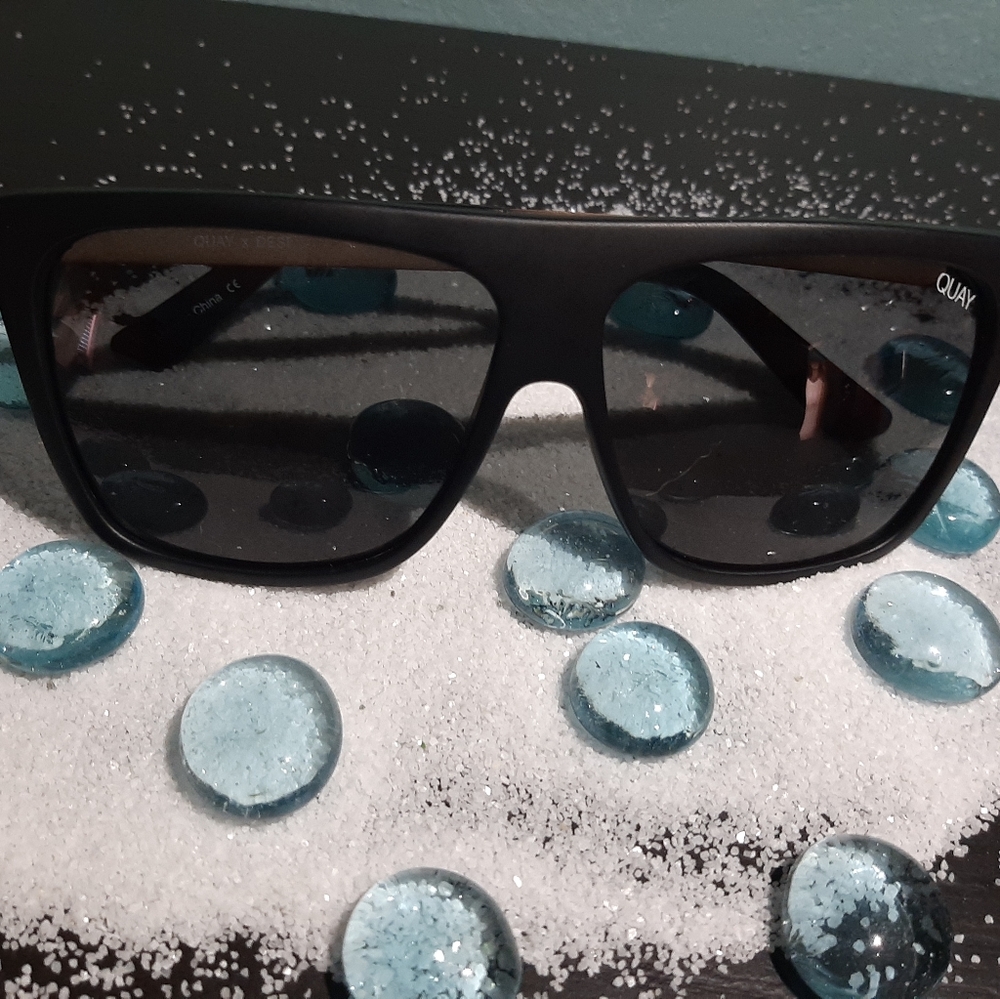 New Quay Australia X Desi Perkins OTL II Black/smo - Picture 2 of 4